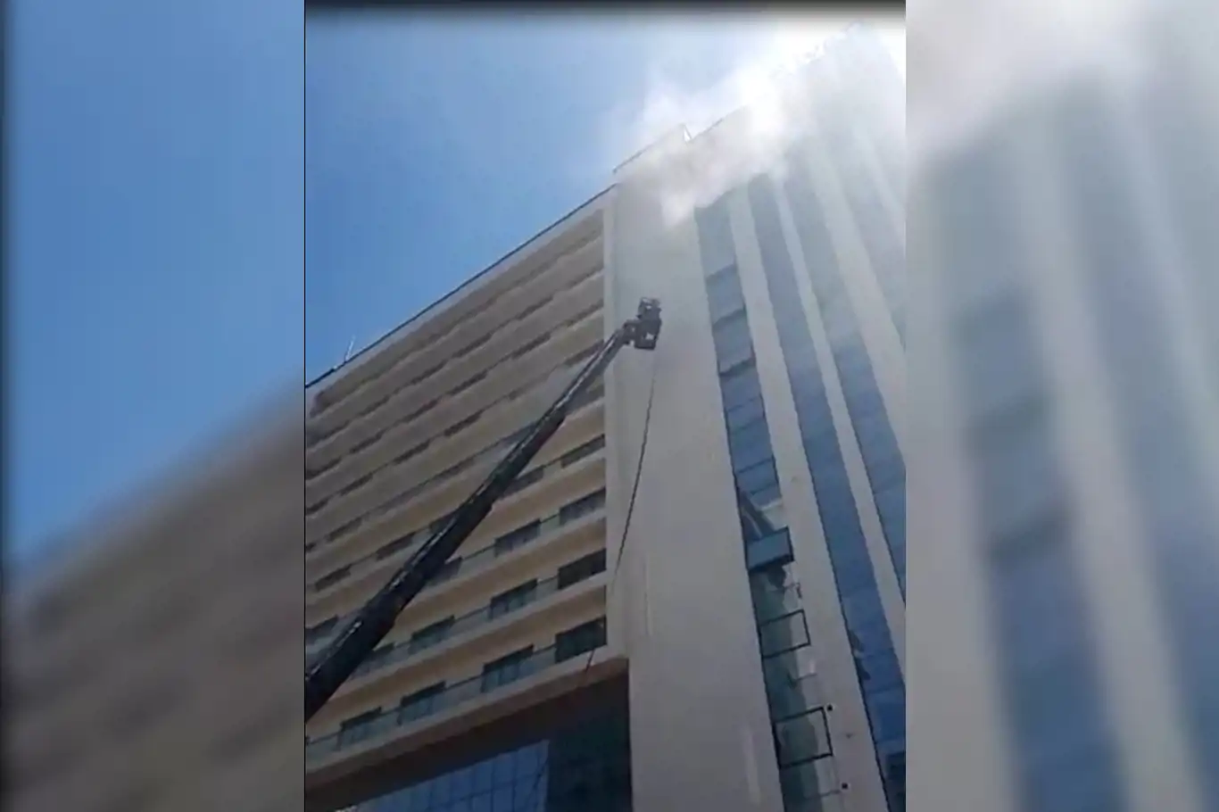 Diyarbakır'da bir otelde korkutan yangın Diyarbakır'da bir otelde korkutan yangın
