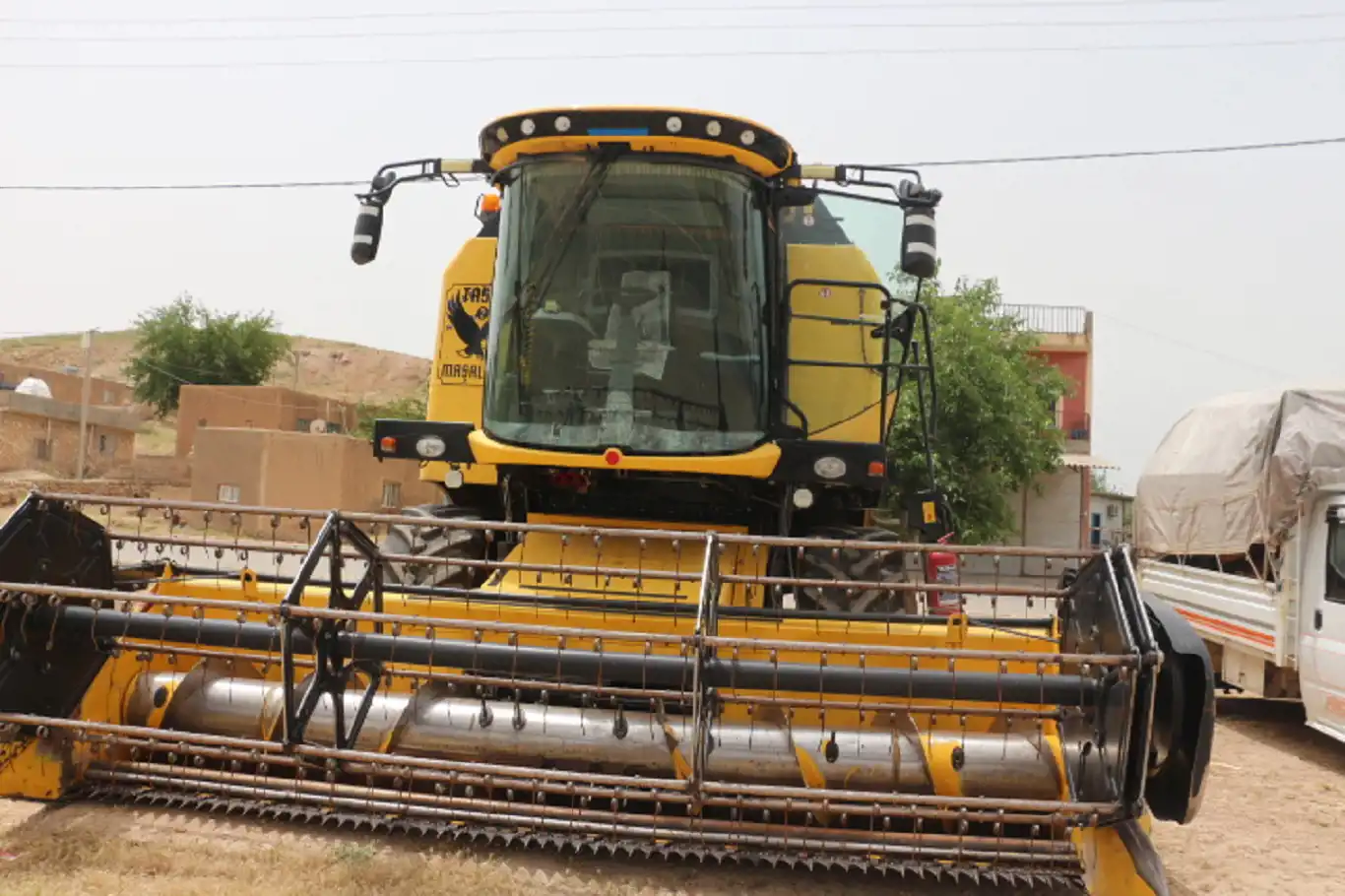 Mardin'de biçerdöverler işbaşı yapmaya başlıyor Mardin'de biçerdöverler işbaşı yapmaya başlıyor