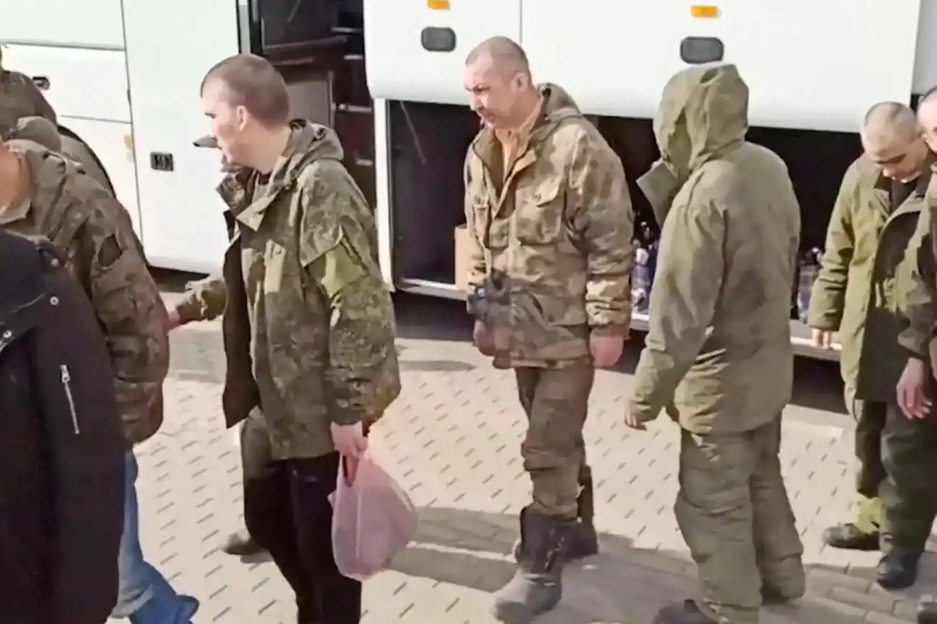 Ukraine secures release of 106 captured soldiers in prisoner exchange with Russia