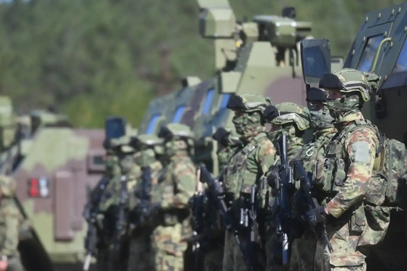 Sırbistan'dan gerilimi artıran adım: Kosova sınırına asker konuşlanıyor Sırbistan'dan gerilimi artıran adım: Kosova sınırına asker konuşlanıyor