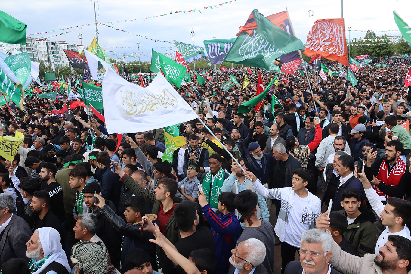 Mevlid-i Nebi etkinliğine katılan Peygamber aşıkları: Etkinliğe gelmeye değdi, inşallah devamı gelir