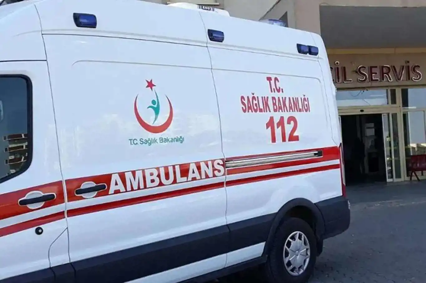 Deney sırasında patlama: 5 öğrenci yaralandı Deney sırasında patlama: 5 öğrenci yaralandı