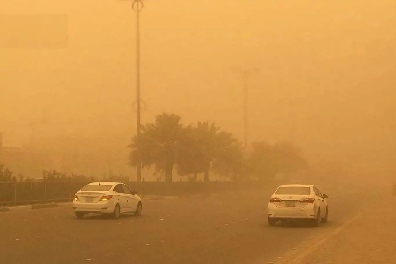 Suudi Arabistan'da kum fırtınası Suudi Arabistan'da kum fırtınası