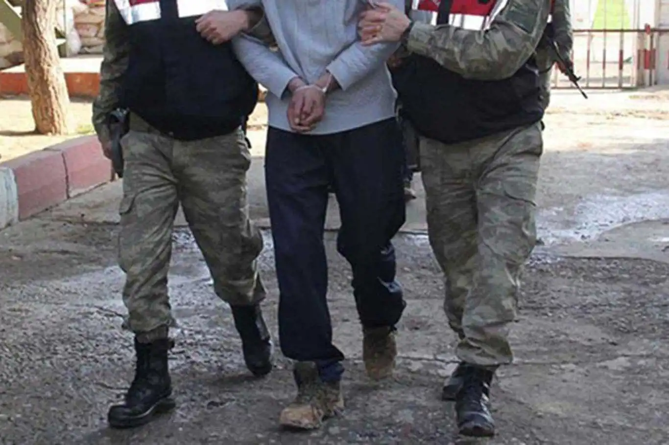Şırnak'ta PKK/KCK operasyonu: 45 gözaltı Şırnak'ta PKK/KCK operasyonu: 45 gözaltı