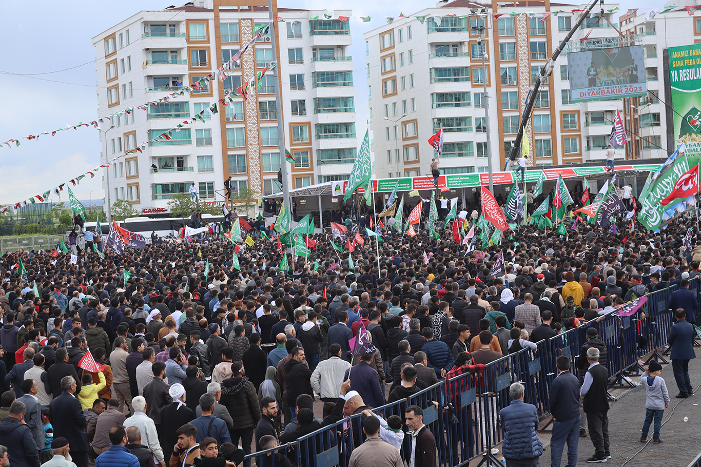 "Hazreti Muhammed'in güzel ahlakı ve örnekliğinde olduğuna inanıyoruz"