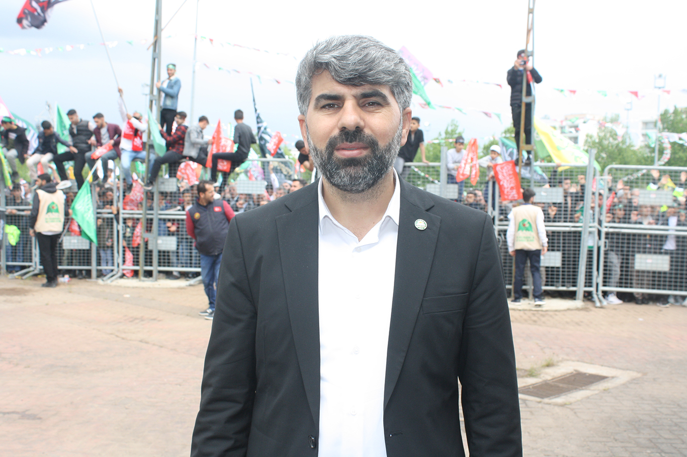 "Müslüman Kürt halkı İslam ile tanıştı ve bir daha küfre teslim olmadı"