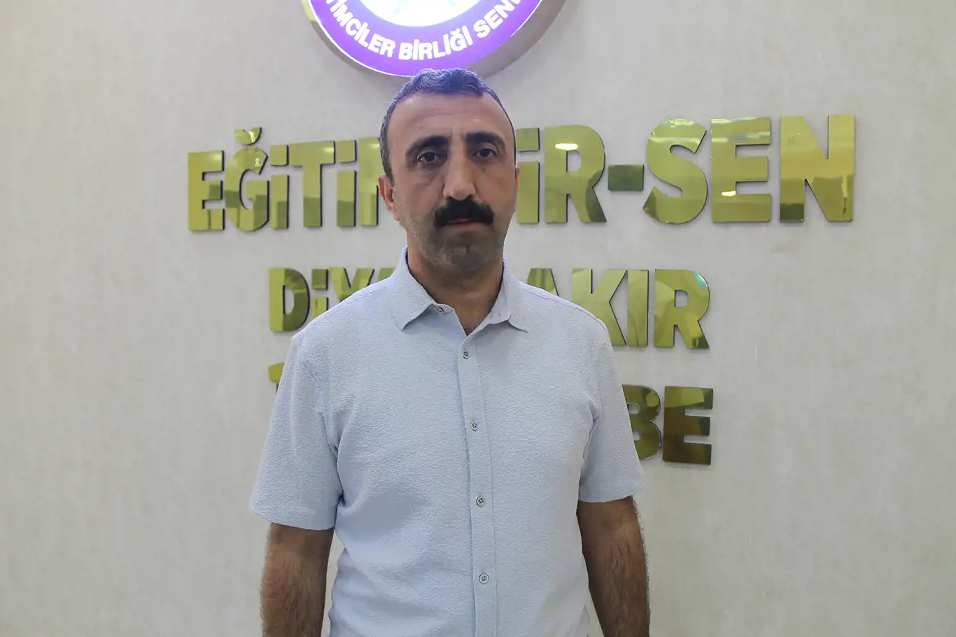 Diyarbakır Eğitim-Bir-Sen'den YKS adaylarının başka şehirde sınava girmesine tepki Diyarbakır Eğitim-Bir-Sen'den YKS adaylarının başka şehirde sınava girmesine tepki