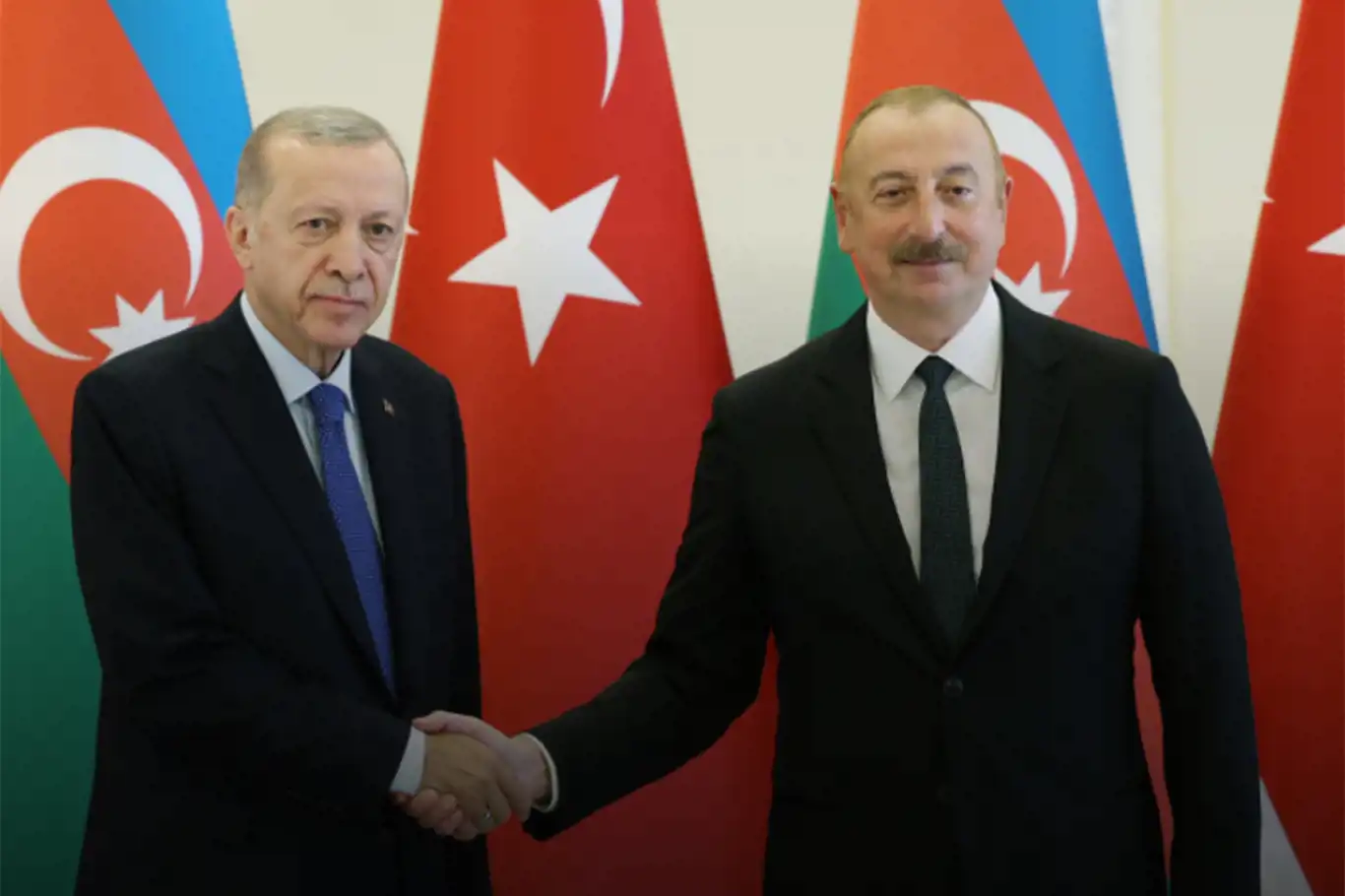 Cumhurbaşkanı Erdoğan, Azerbaycan Cumhurbaşkanı Aliyev ile baş başa görüştü Cumhurbaşkanı Erdoğan, Azerbaycan Cumhurbaşkanı Aliyev ile baş başa görüştü