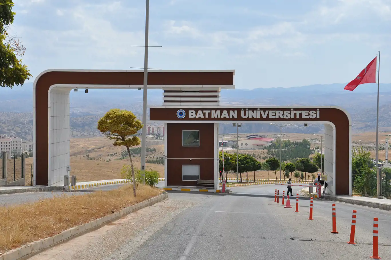 Batman Üniversitesi Diş Hekimliği Fakültesi çalışmalarına başladı Batman Üniversitesi Diş Hekimliği Fakültesi çalışmalarına başladı