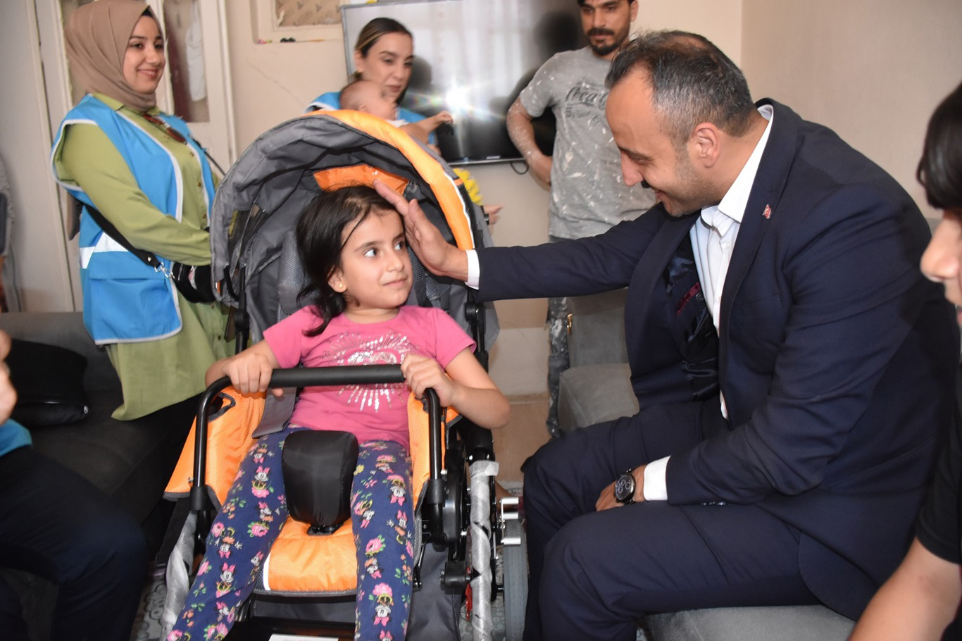 Siirt'te engellilere akülü araç ve malzeme desteği sağlandı