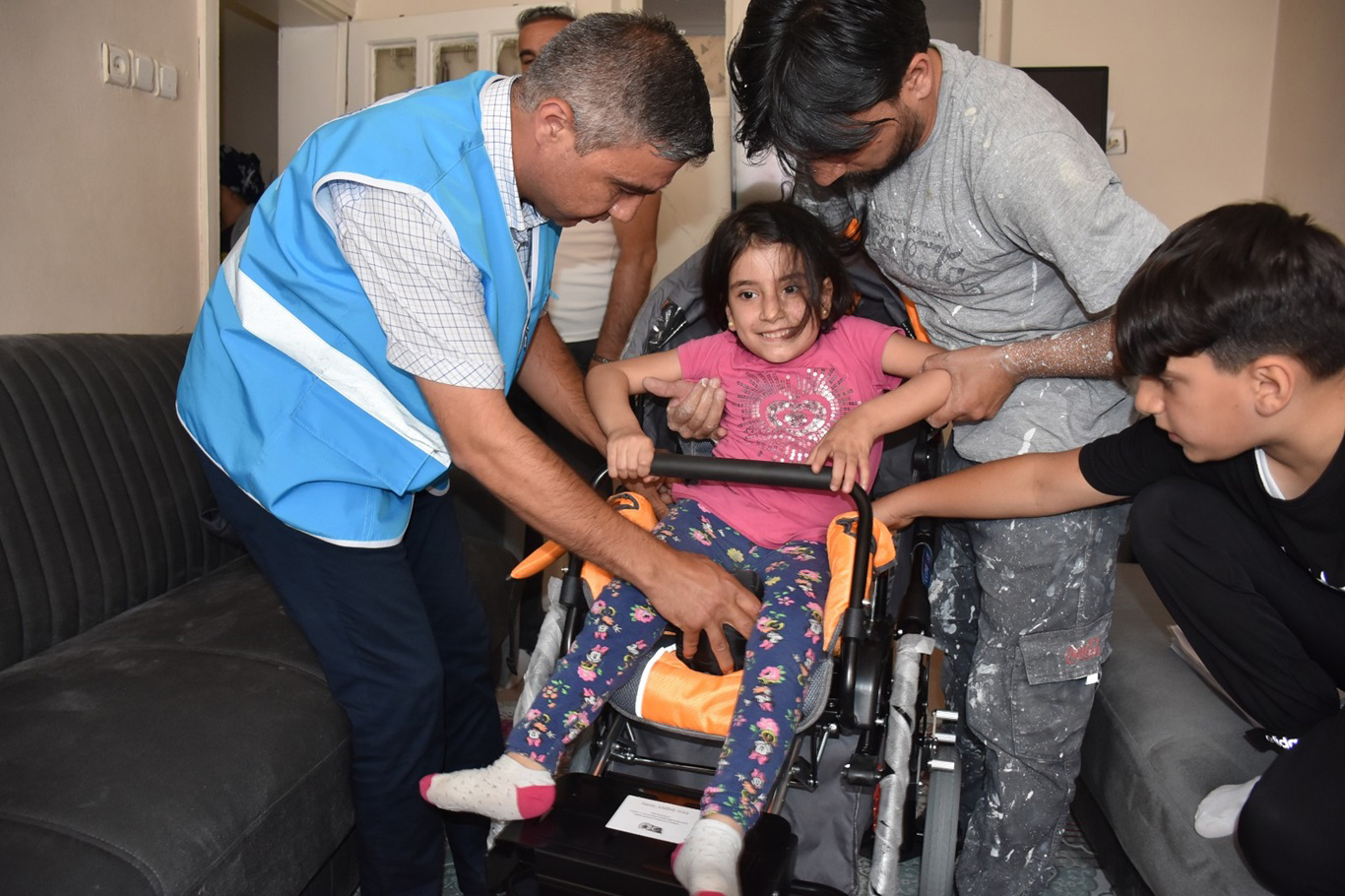 Siirt'te engellilere akülü araç ve malzeme desteği sağlandı