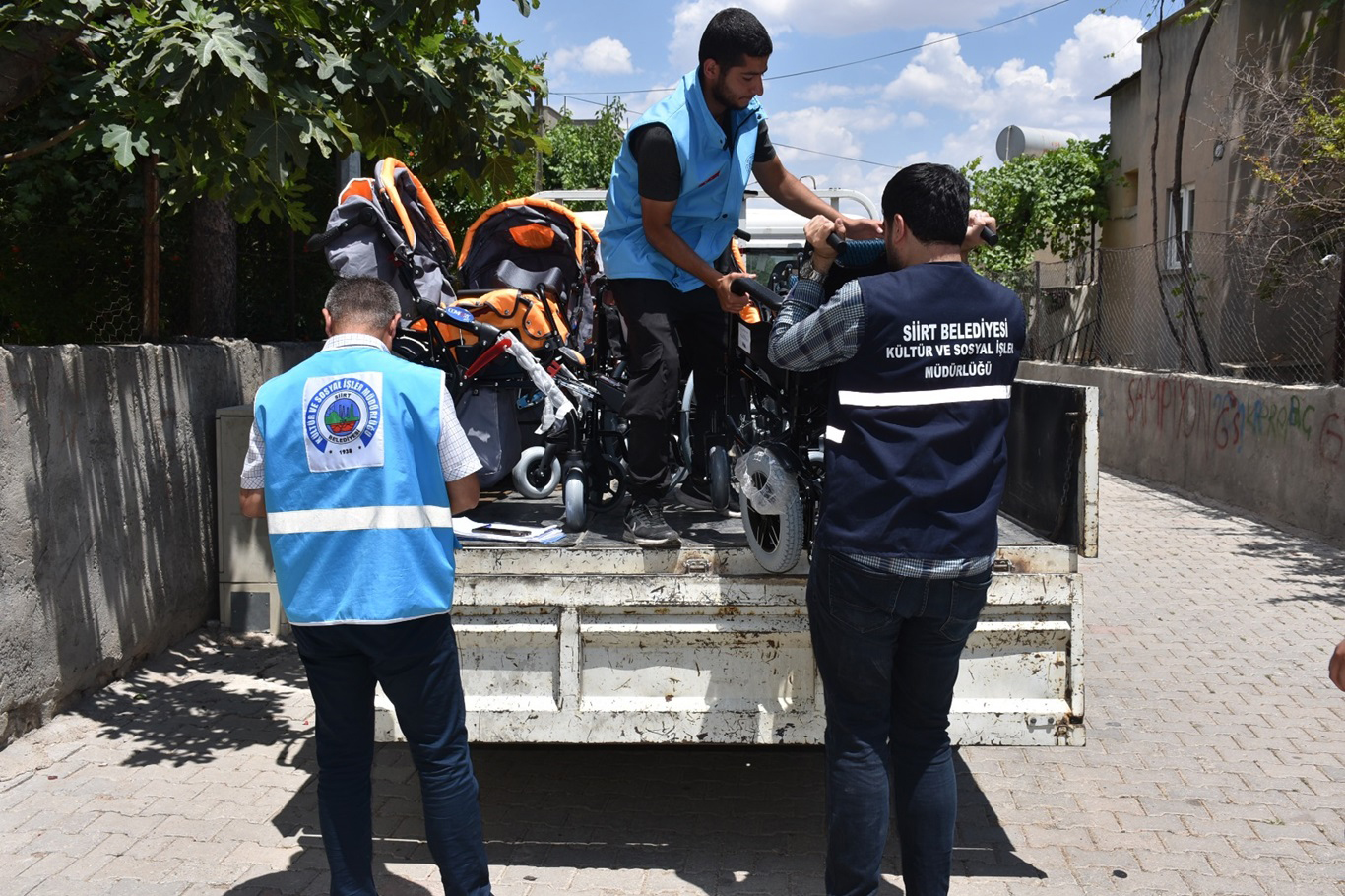 Siirt'te engellilere akülü araç ve malzeme desteği sağlandı