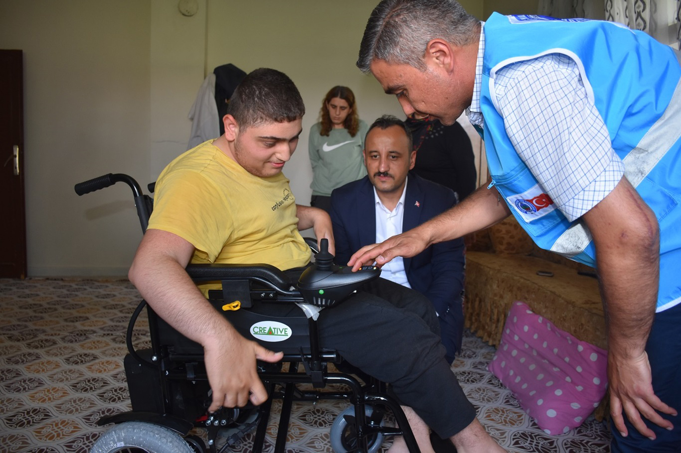 Siirt'te engellilere akülü araç ve malzeme desteği sağlandı