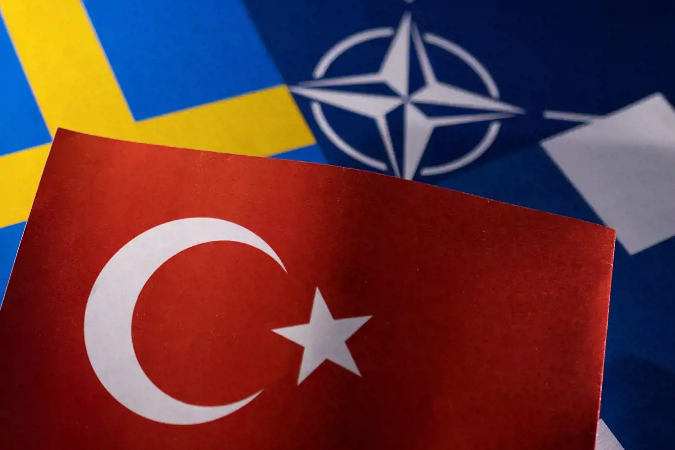 French FM calls on Türkiye and Hungary to approve Sweden's NATO membership