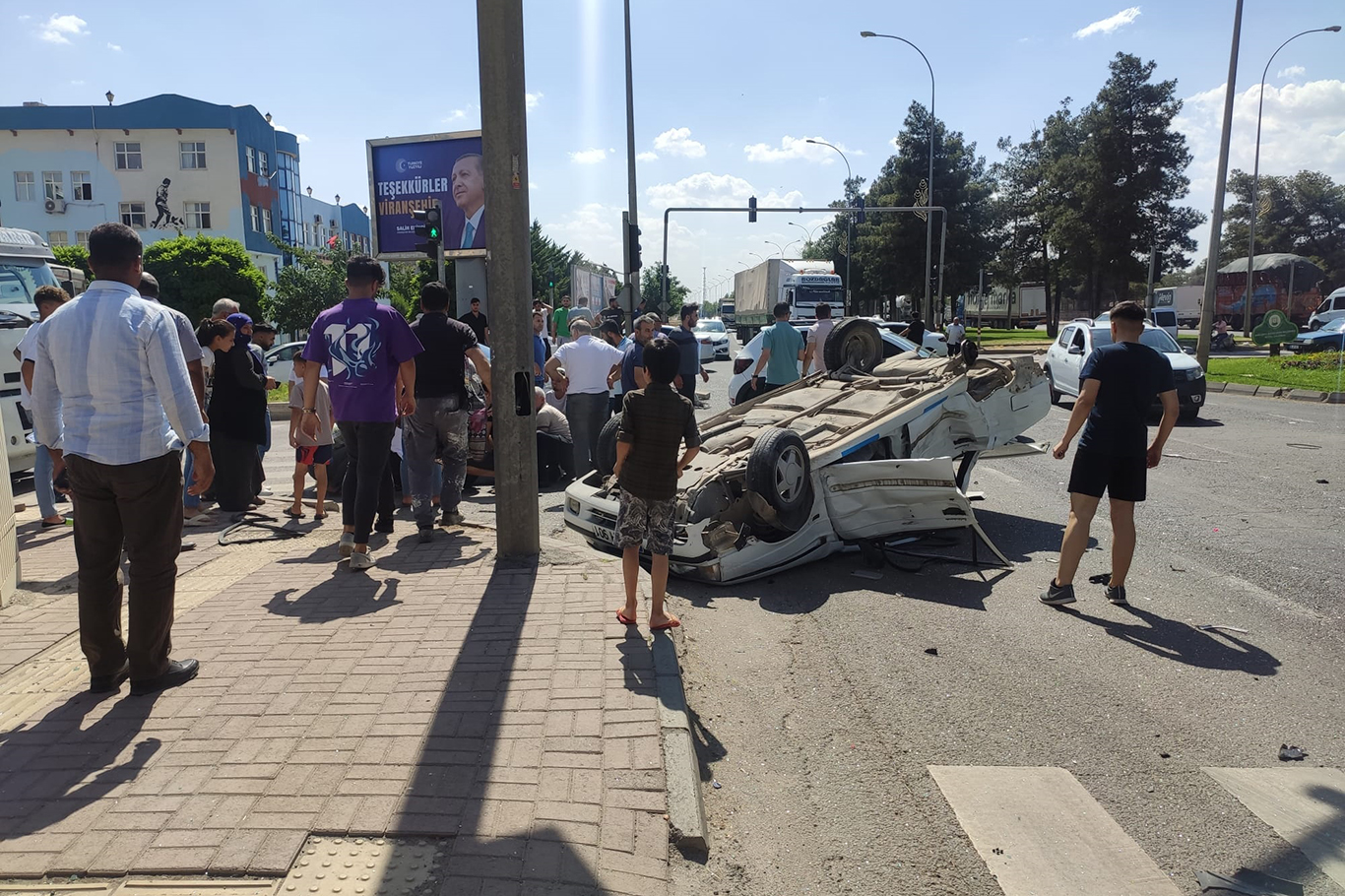 Otomobil ile tır çarpıştı: 2 yaralı