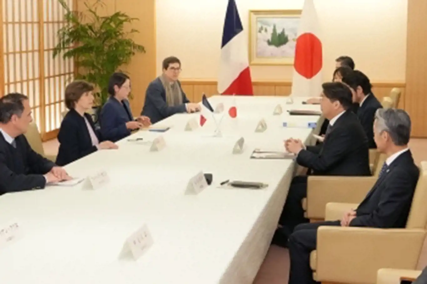 Japonya ve Fransa arasında savunma iş birliği Japonya ve Fransa arasında savunma iş birliği