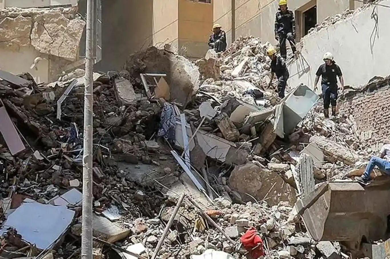Egypt Collapse of 13story apartment building in Alexandria leaves