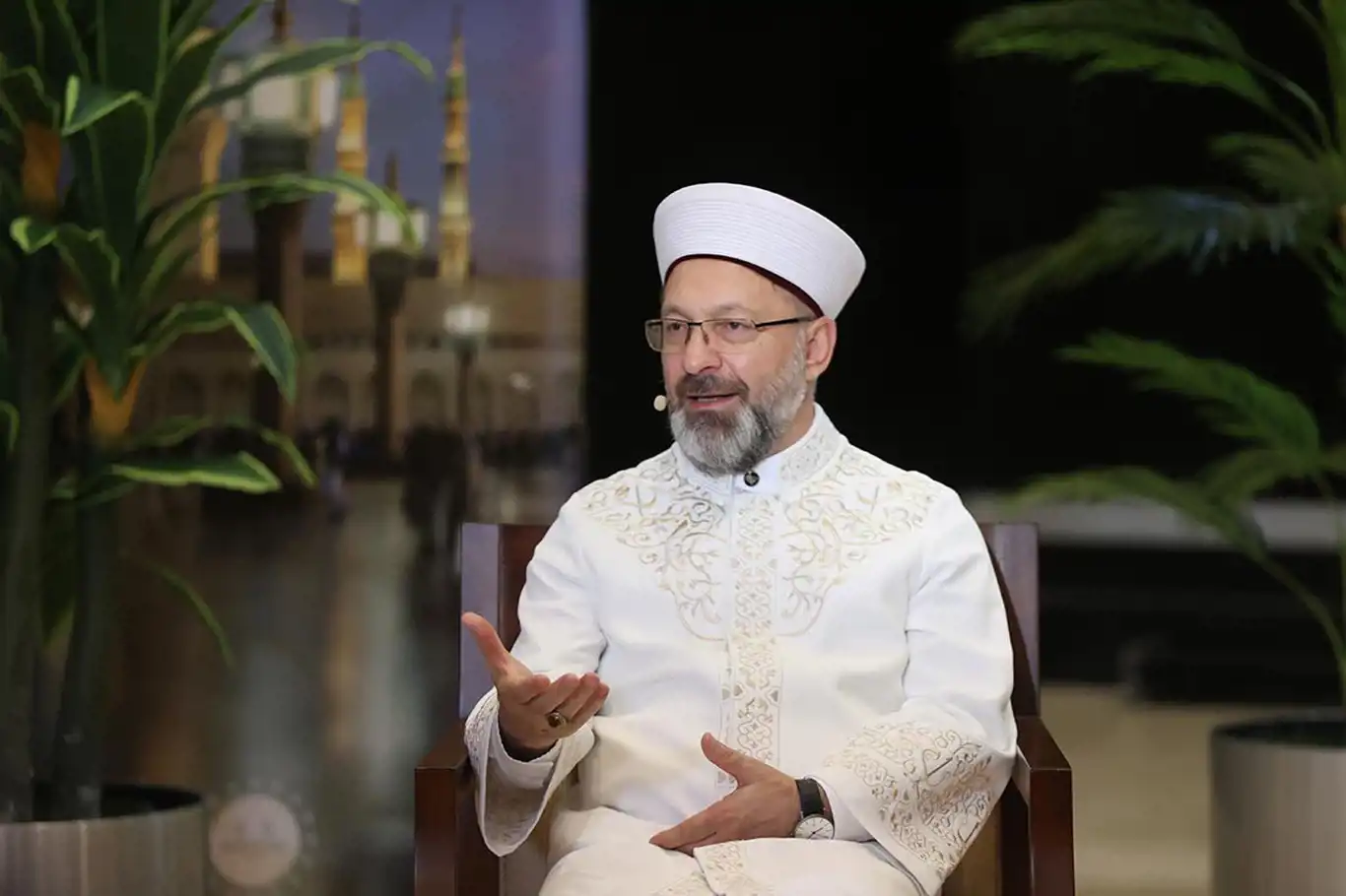 Diyanet İşleri Başkanı Erbaş: Bayramlar, ziyaretleşme ve sıla-i rahim vesilesidir
