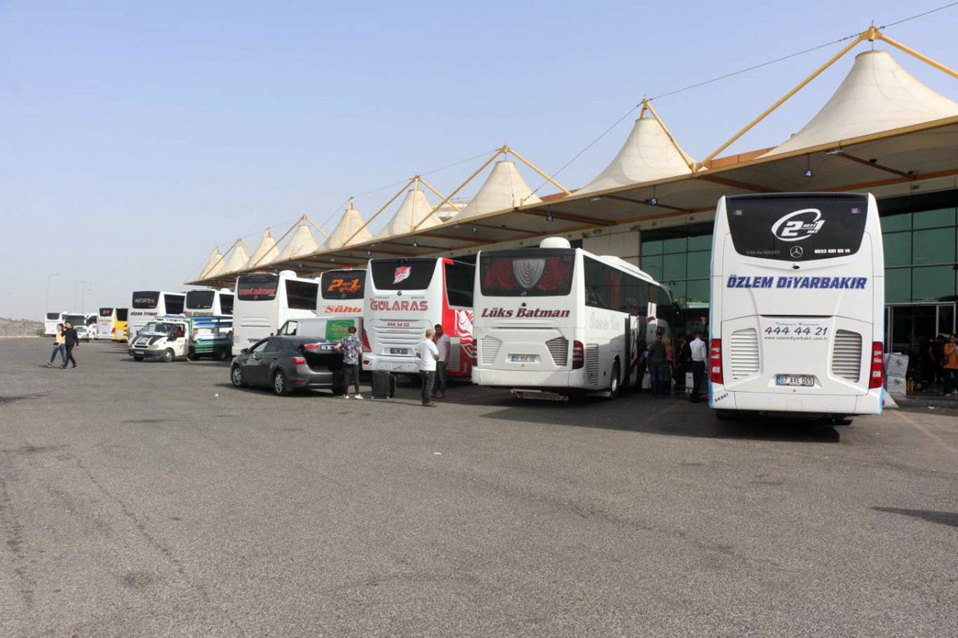 Otogarlarda bayram yoğunluğu başladı