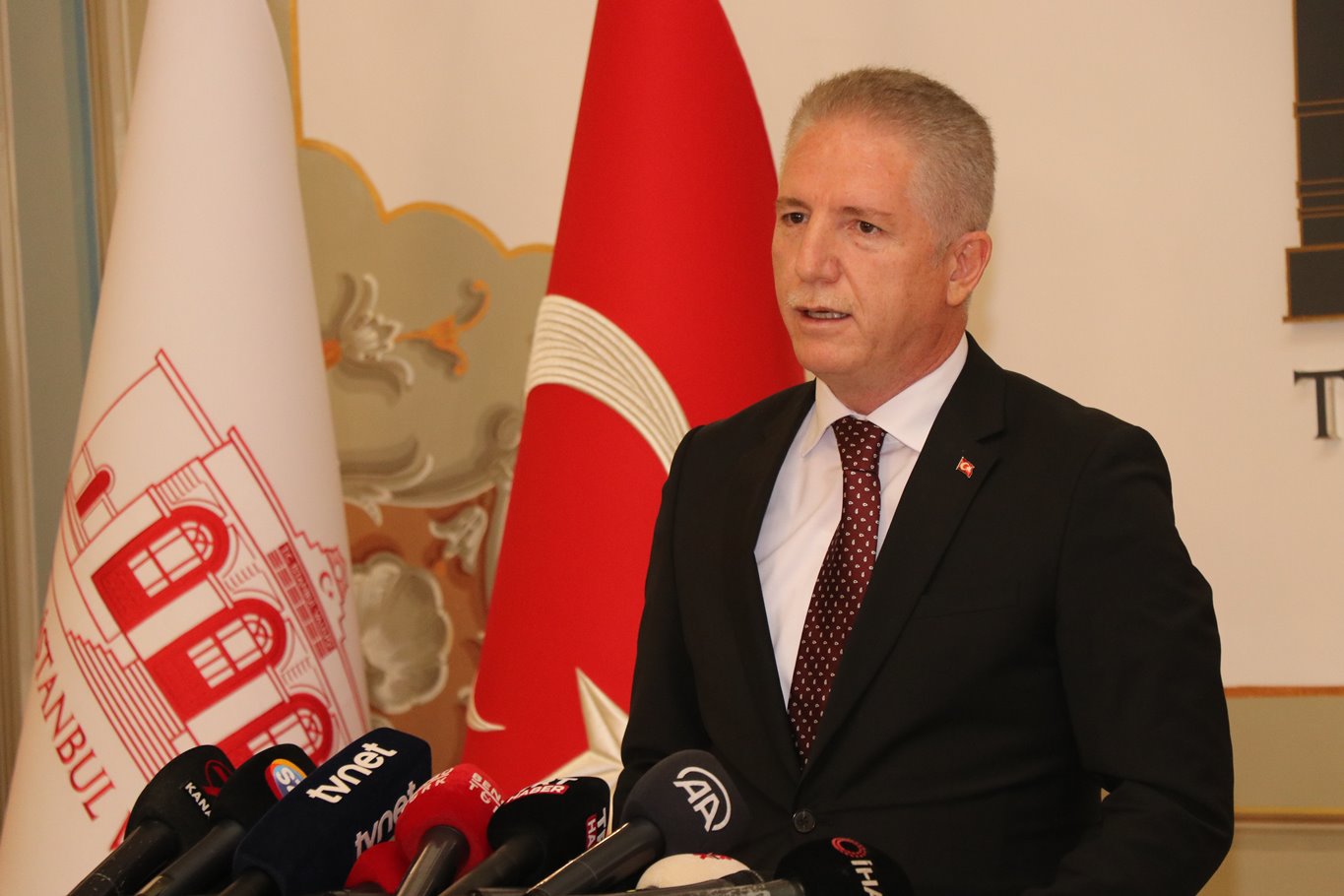 İstanbul Valisi Davut Gül göreve başladı 