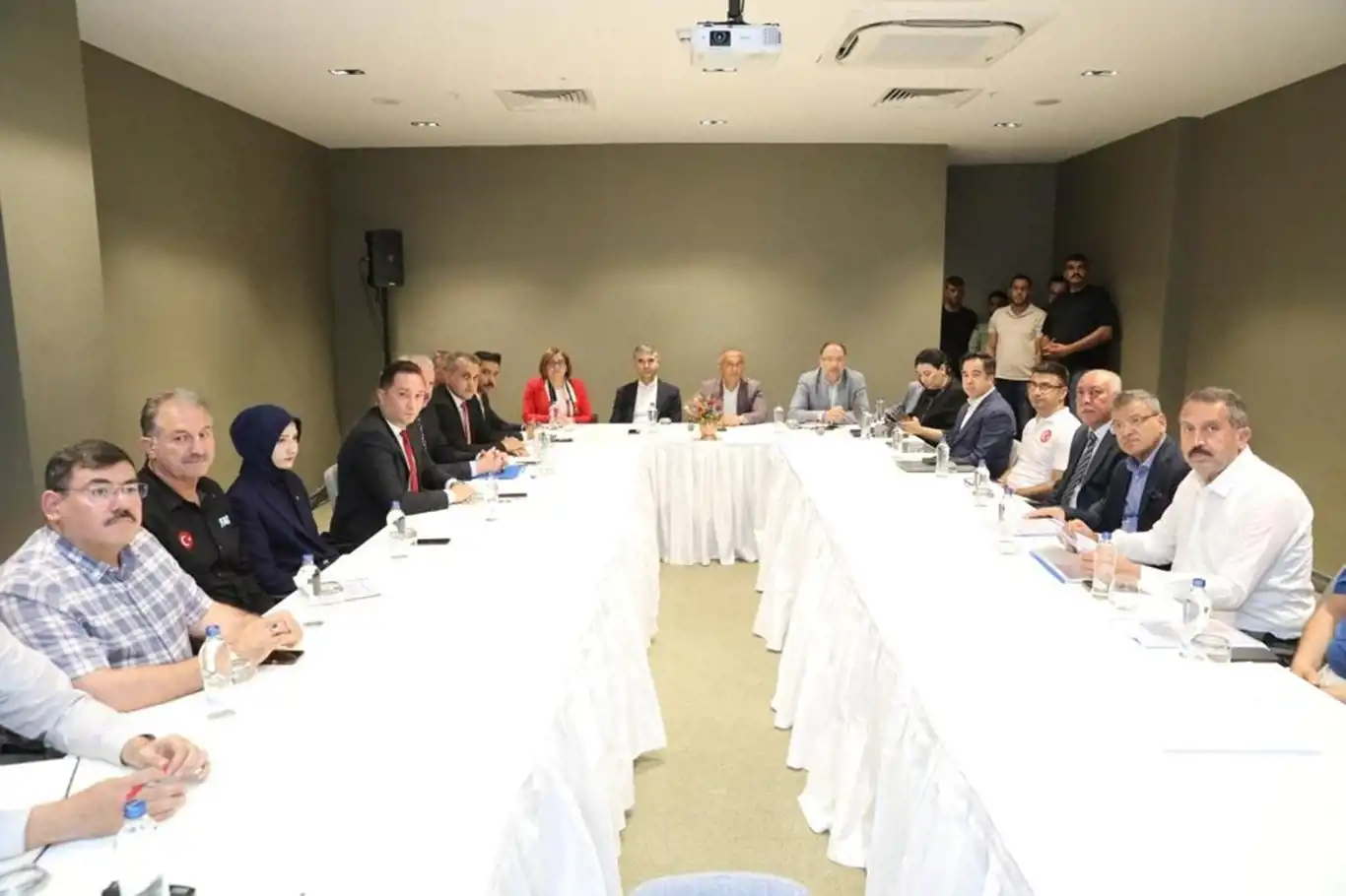 Gaziantep'te hasar tespit çalışmalarının değerlendirme toplantısı gerçekleştirildi