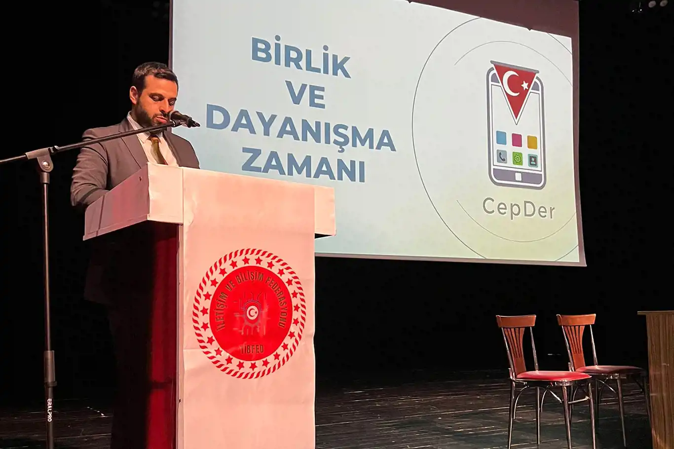 Telefoncu esnafı: Cep telefonu sektörü zor günler geçiriyor Telefoncu esnafı: Cep telefonu sektörü zor günler geçiriyor