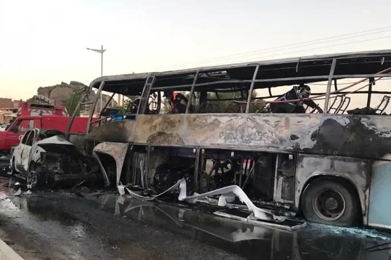 Li Cezayîrê qezaya otobûsê: 34 mirî, 14 birîndar Li Cezayîrê qezaya otobûsê: 34 mirî, 14 birîndar