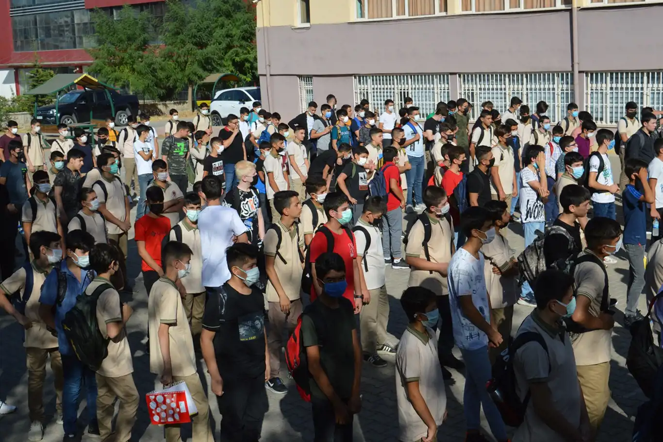 LGS'de başarısız olan çocuğa nasıl davranmalı? LGS'de başarısız olan çocuğa nasıl davranmalı?