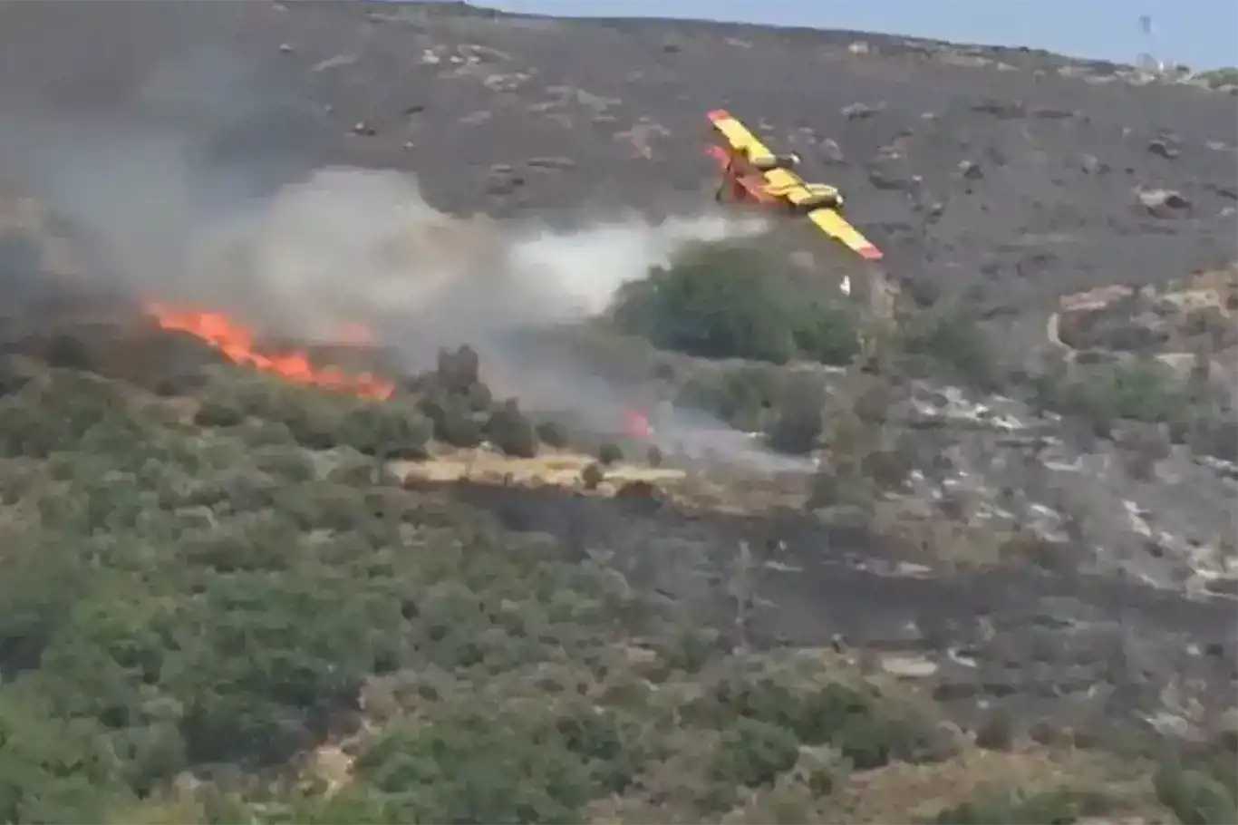 Greek Air Force plane crashes while fighting wildfire, killing both pilots Greek Air Force plane crashes while fighting wildfire, killing both pilots
