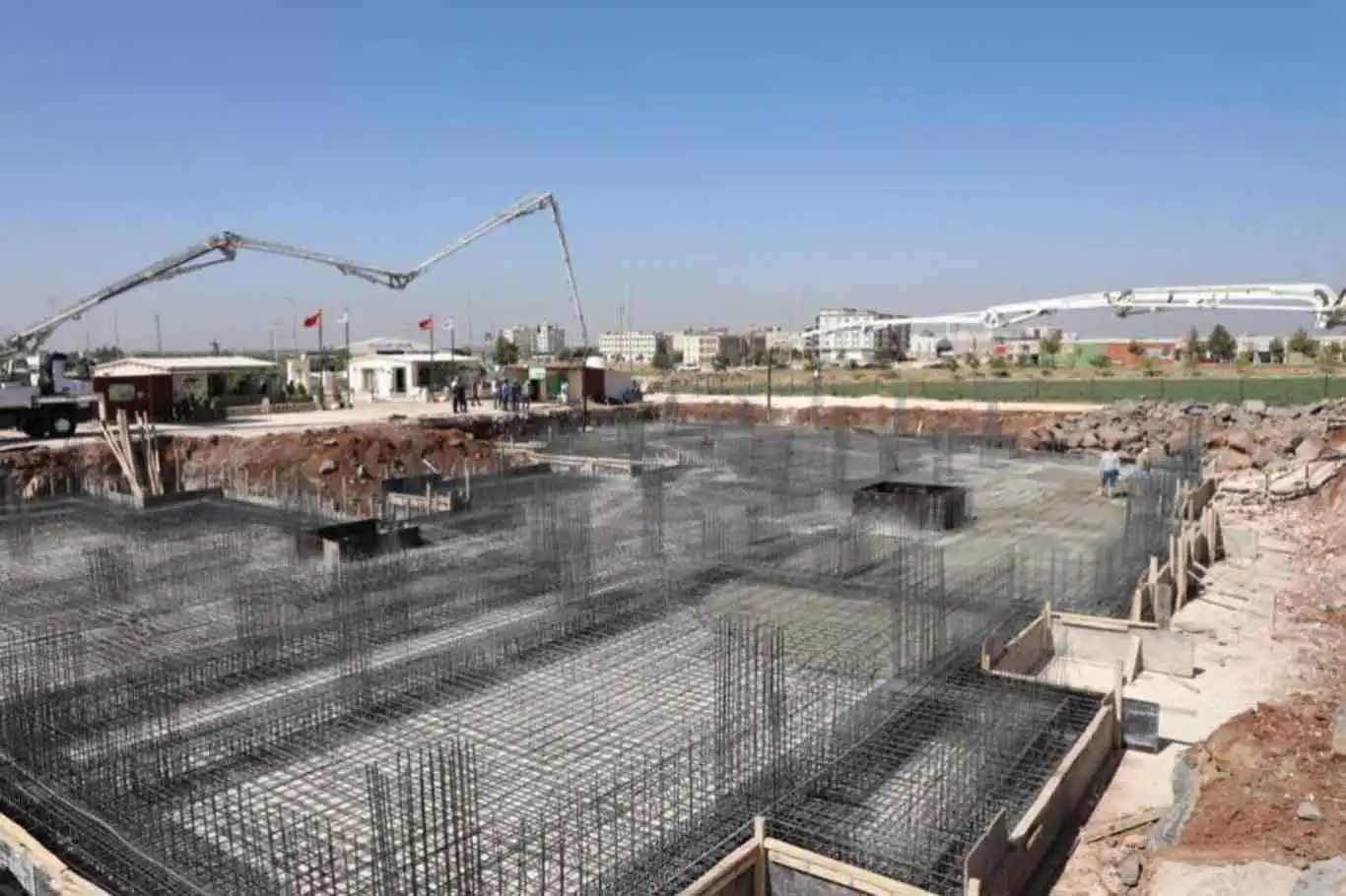 Viranşehir'de hafızlık yatılı Kur'an kursunun temeli atıldı Viranşehir'de hafızlık yatılı Kur'an kursunun temeli atıldı