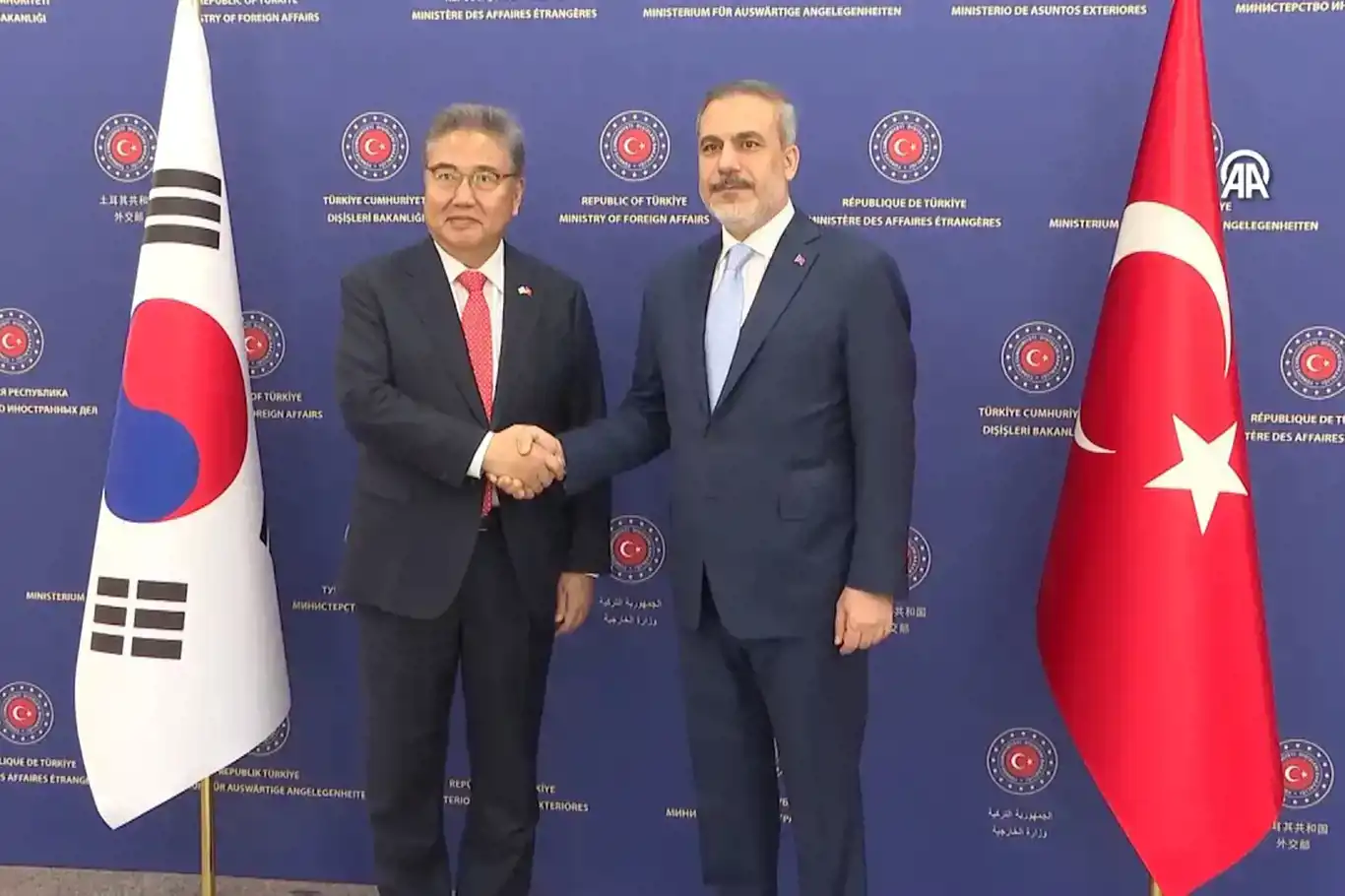 Turkish and South Korean Foreign Ministers sign roadmap to boost ties Turkish and South Korean Foreign Ministers sign roadmap to boost ties