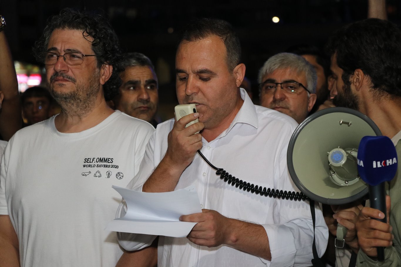 Zeytinburnu Kardeşlik Platformu'ndan Kur'an-ı Kerim'in yakılması protestosu