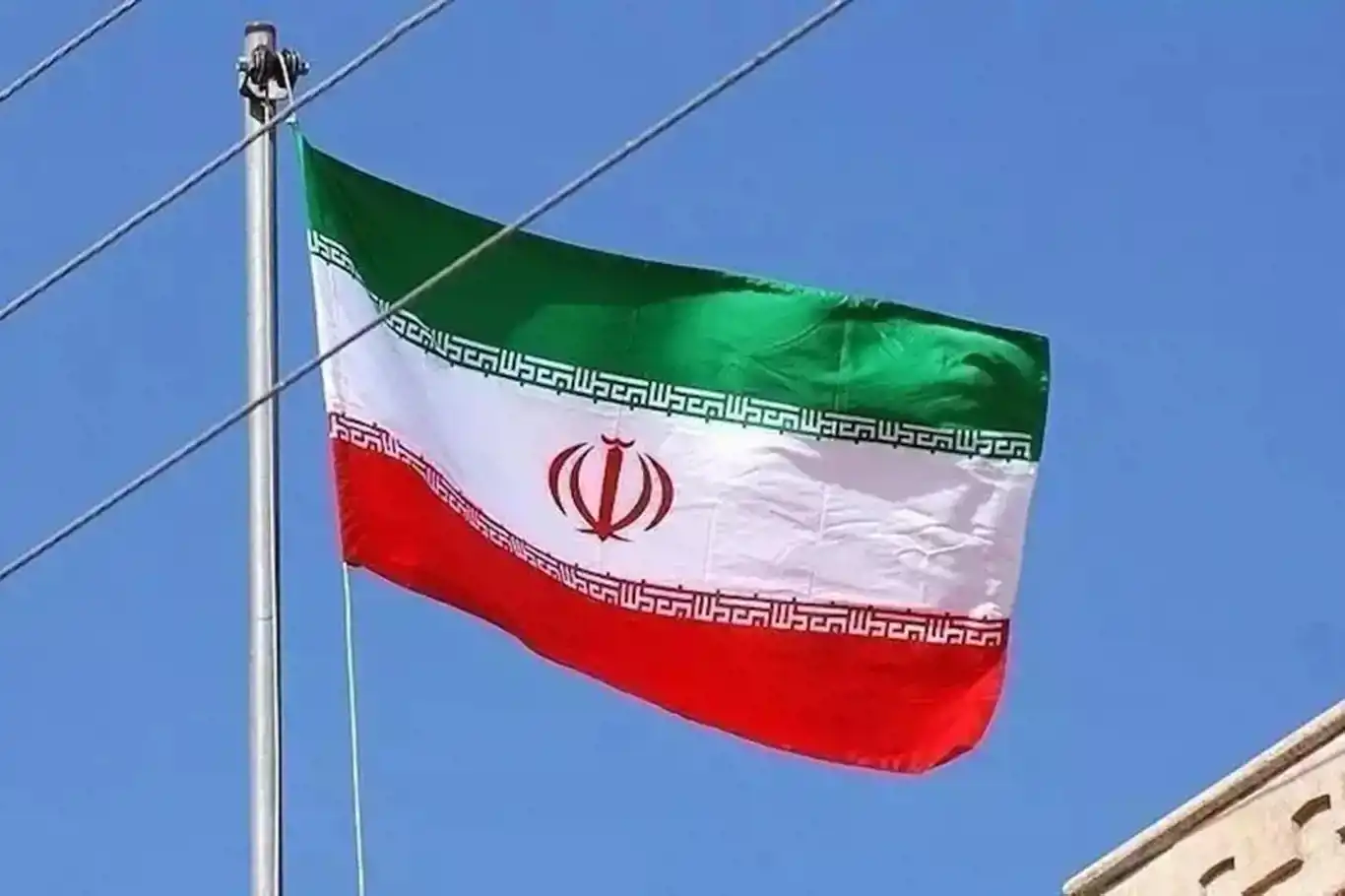 بەهۆی گەرمای زۆرەوە لە ئێران ٢ ڕۆژ پشوو راگەیەندرا بەهۆی گەرمای زۆرەوە لە ئێران ٢ ڕۆژ پشوو راگەیەندرا
