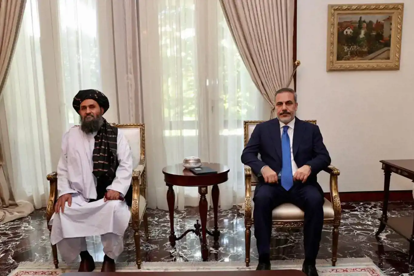 فیدان وزیر امور خارجه ترکیه با مسئولین اقتصادی امارت اسلامی افغانستان دیدار کرد فیدان وزیر امور خارجه ترکیه با مسئولین اقتصادی امارت اسلامی افغانستان دیدار کرد