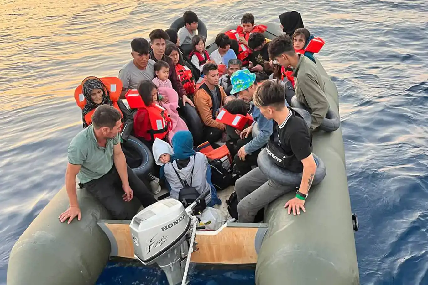 Turkish coast guard rescues irregular migrants off Izmir and Mugla coasts