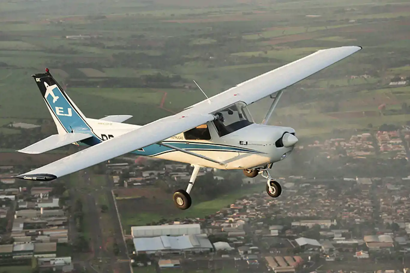 Cessna training aircraft crashes in Apayao, Philippines, claiming two lives