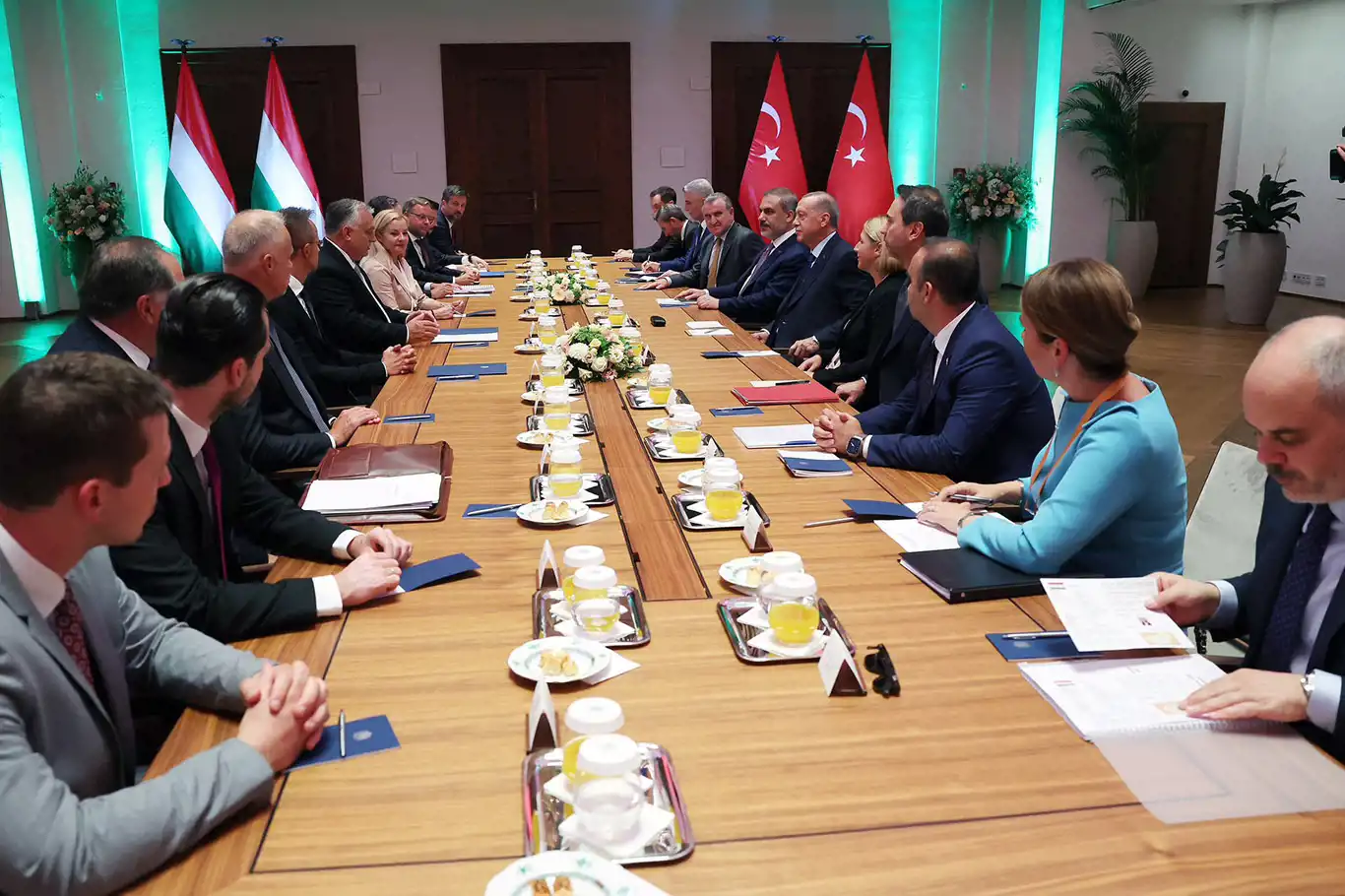 Cumhurbaşkanı Erdoğan: Macaristan'la 6 milyar dolar ticaret hacmini hedefliyoruz Cumhurbaşkanı Erdoğan: Macaristan'la 6 milyar dolar ticaret hacmini hedefliyoruz