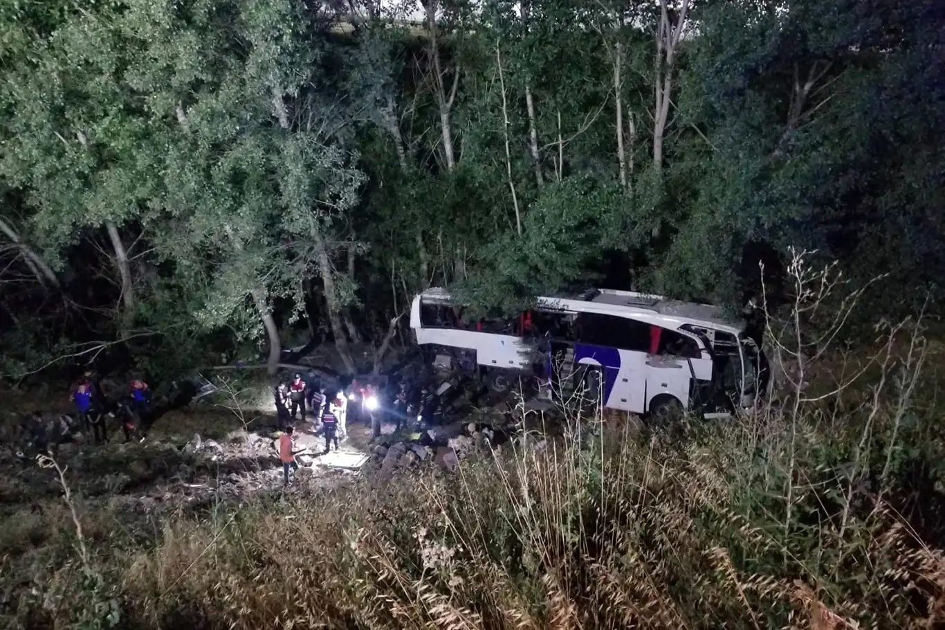 Yozgat'ta yolcu otobüsü şarampole yuvarlandı: 12 ölü, 19 yaralı