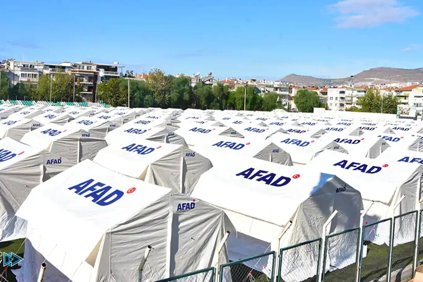 AFAD'ın Silivri Lojistik Deposu'nda çadır ve katlanabilir konteyner stoku AFAD'ın Silivri Lojistik Deposu'nda çadır ve katlanabilir konteyner stoku