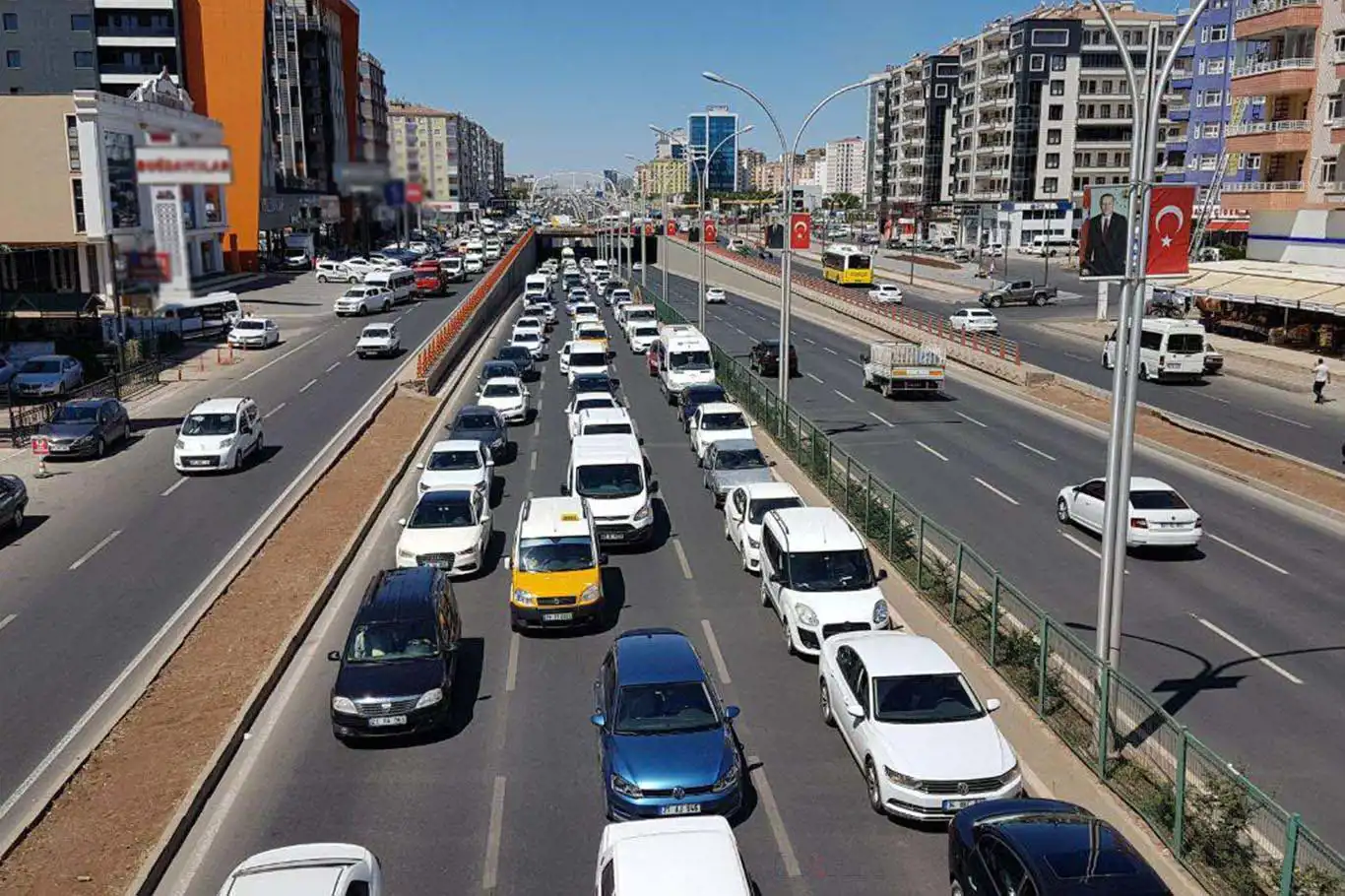 Temmuz ayında 232 bin taşıtın trafiğe kaydı yapıldı Temmuz ayında 232 bin taşıtın trafiğe kaydı yapıldı