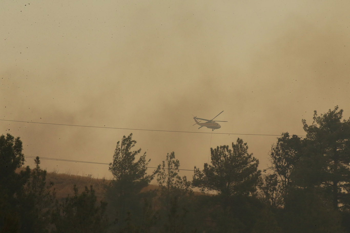 Çanakkale'deki yangın büyüyor: 9 köy boşaltıldı