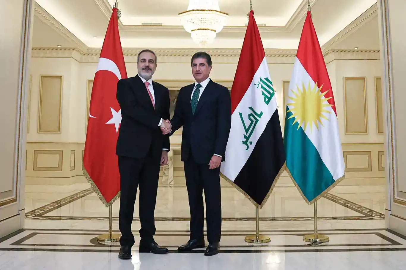 Türkiye's Foreign Minister holds talks with Kurdish President during visit to Erbil