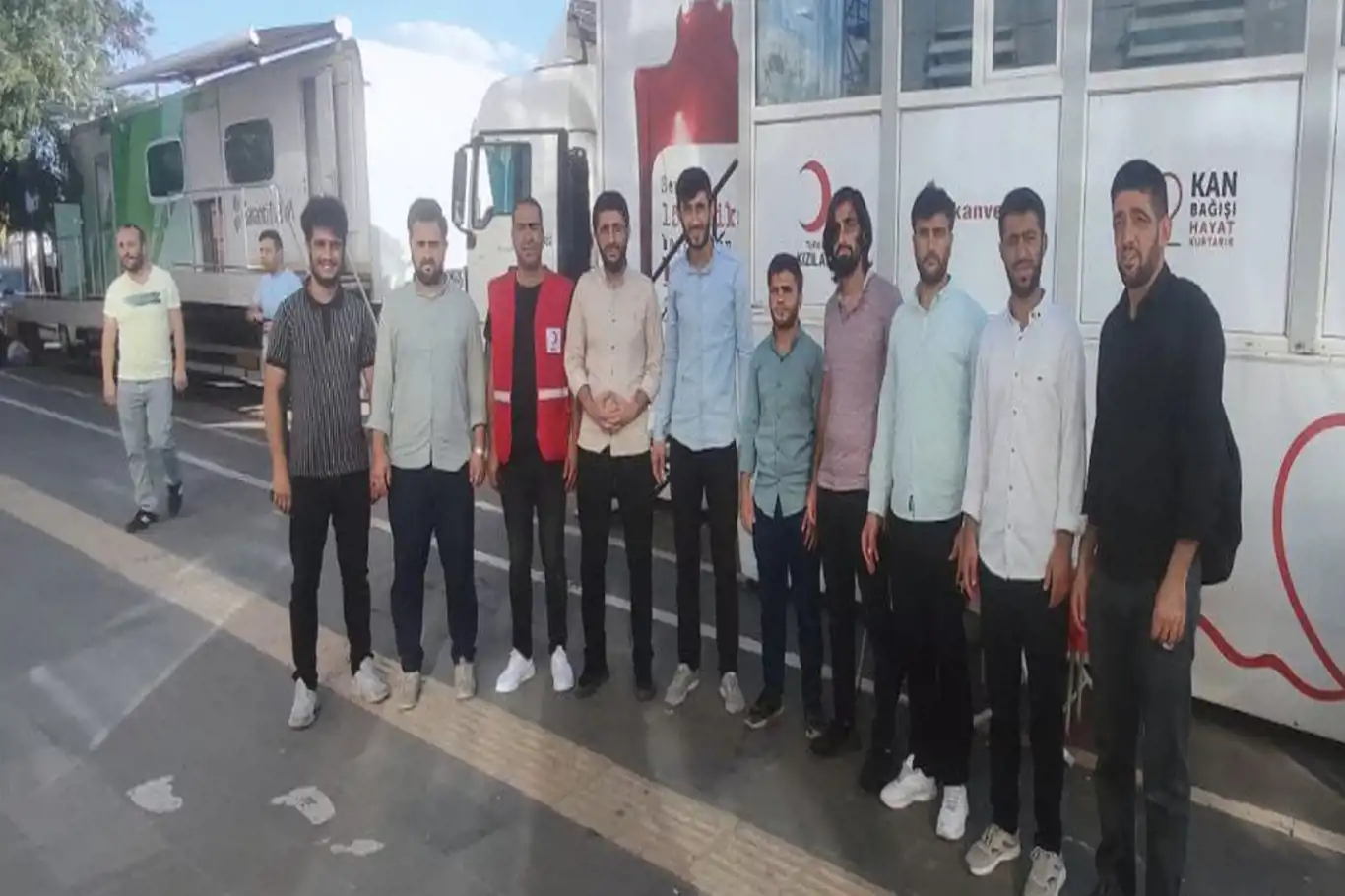 HÜDA PAR Bingöl İl Gençlik Kolları'ndan Kızılay’a kan bağışı HÜDA PAR Bingöl İl Gençlik Kolları'ndan Kızılay’a kan bağışı