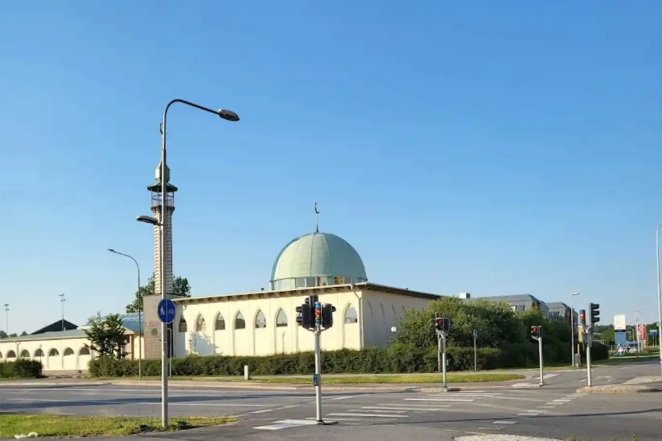 İsveç'te cami görevlilerine yanmış Kur'an-ı Kerim gönderildi İsveç'te cami görevlilerine yanmış Kur'an-ı Kerim gönderildi