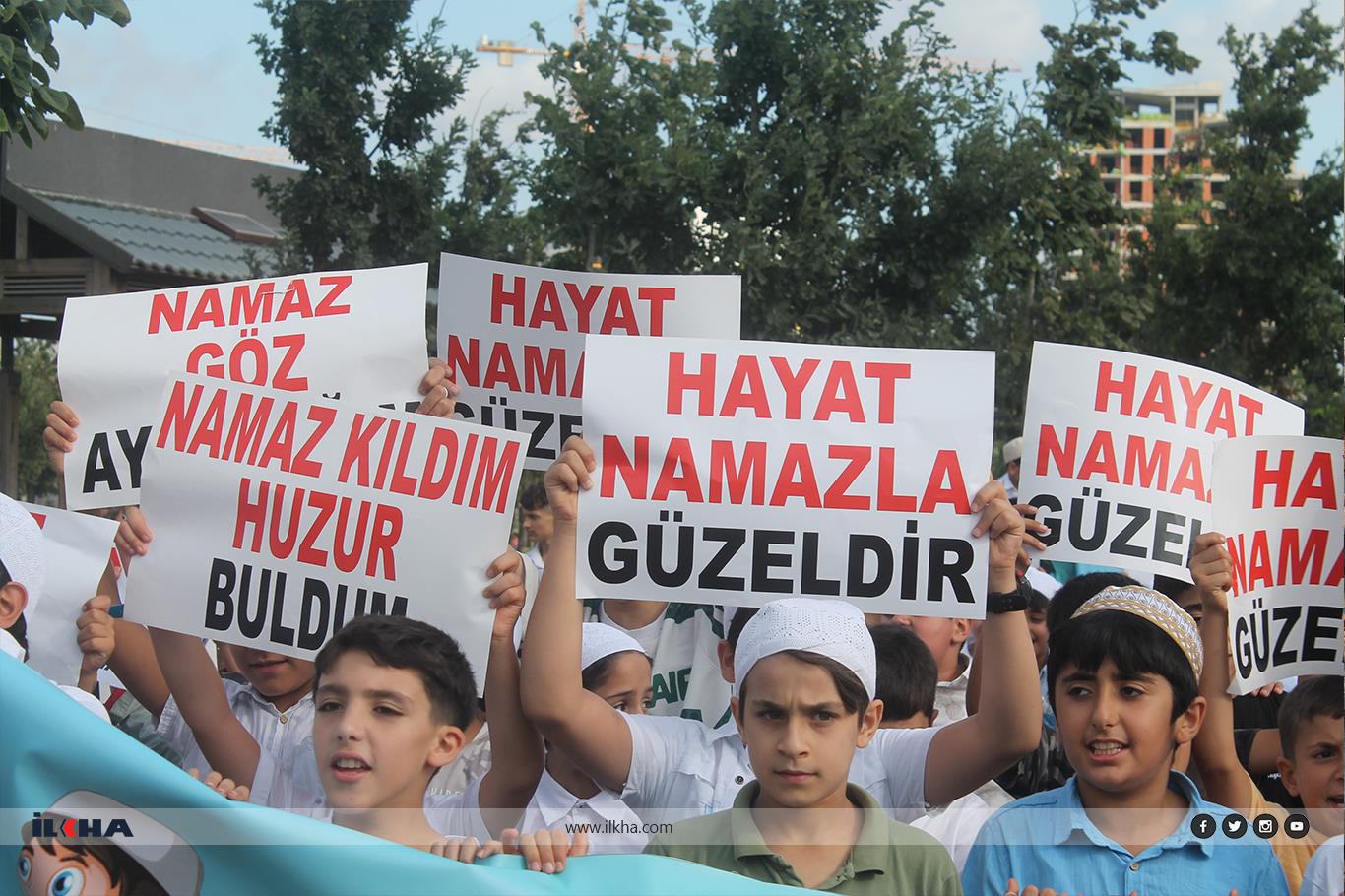 "Life is Beautiful with Prayer" event unites hundreds of children for congregational prayer in Istanbul "Life is Beautiful with Prayer" event unites hundreds of children for congregational prayer in Istanbul
