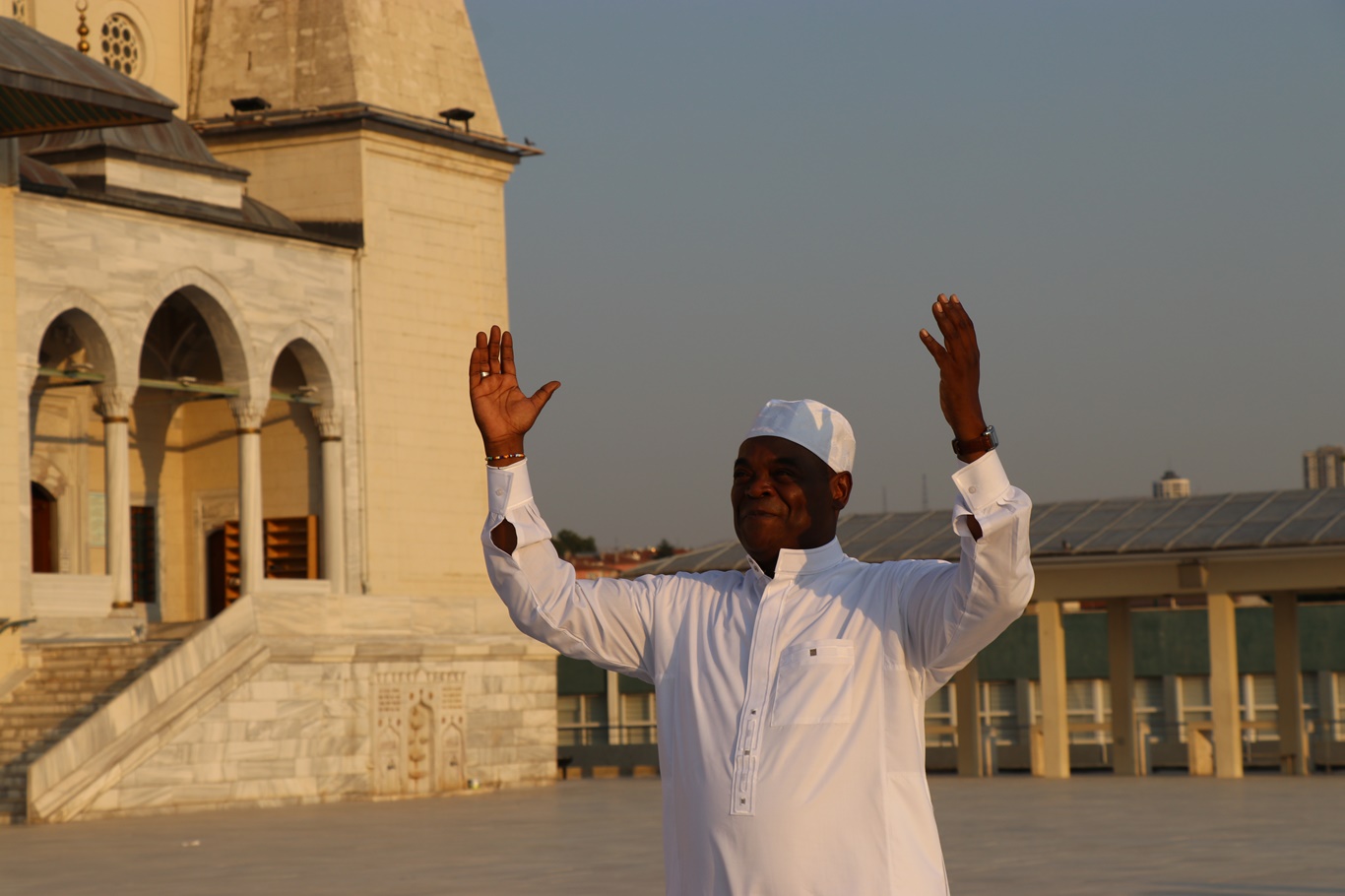 İslam’la müşerref olan Güney Afrikalı eski rahip hayat hikayesini anlattı
