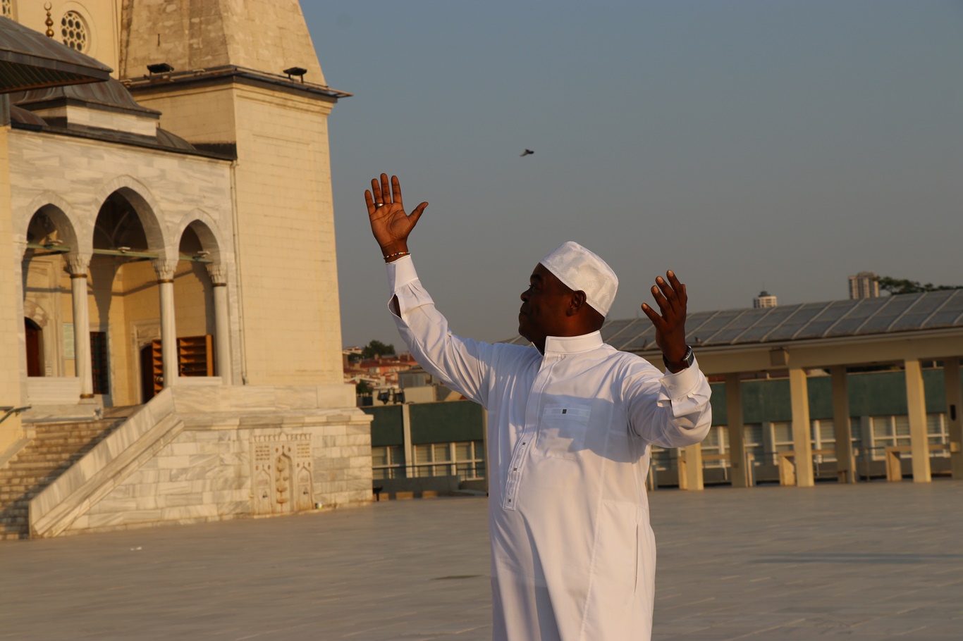 İslam’la müşerref olan Güney Afrikalı eski rahip hayat hikayesini anlattı