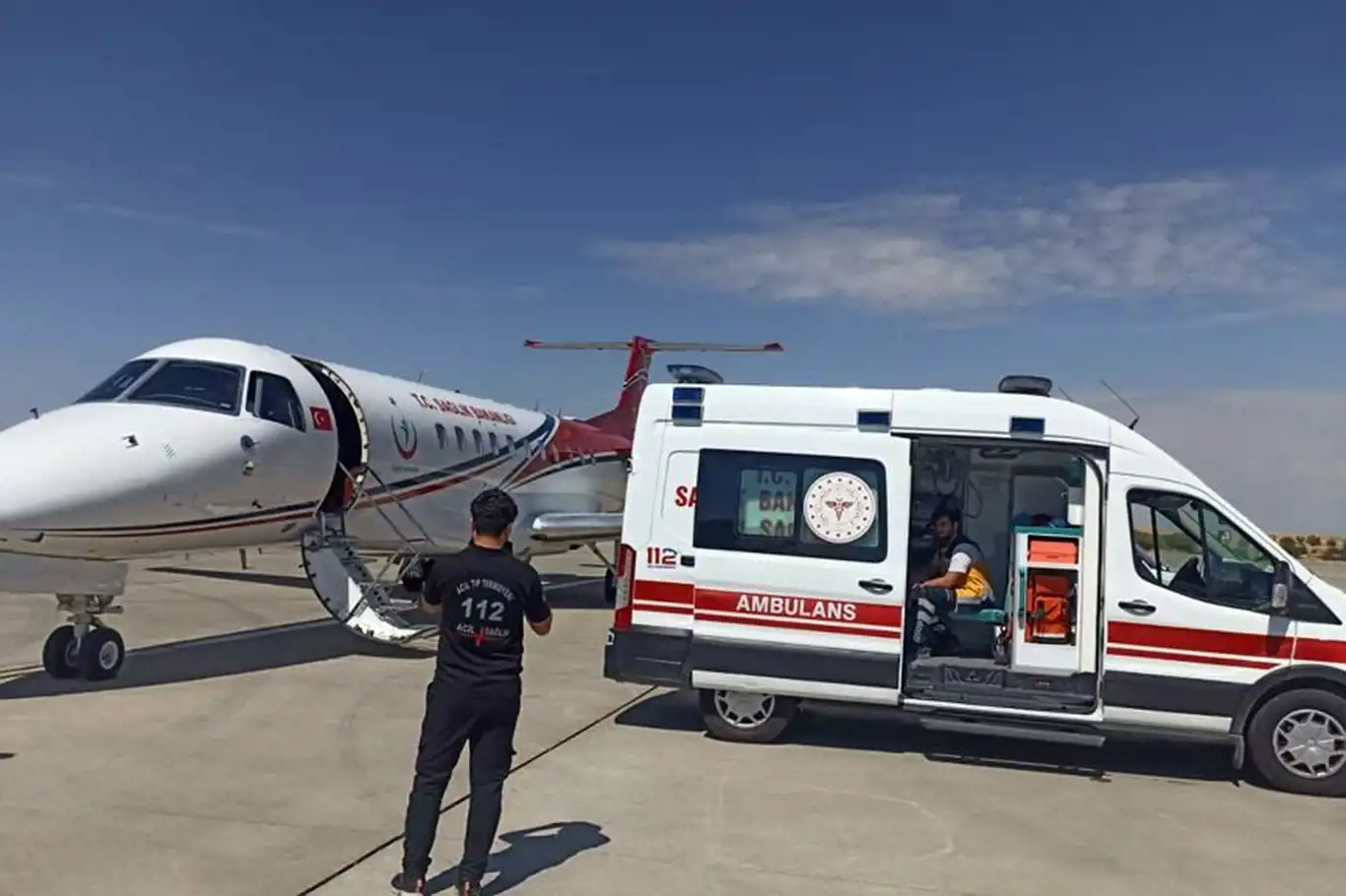 Ambulans uçak 3 bebek için havalandı Ambulans uçak 3 bebek için havalandı