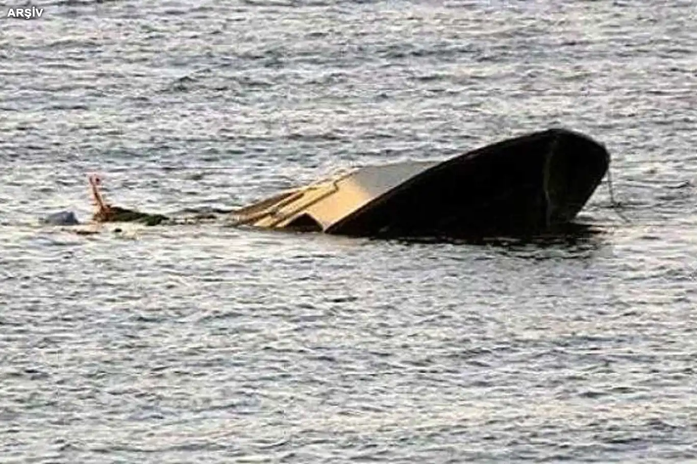Nijerya'da yolcu teknesi battı: 6 ölü Nijerya'da yolcu teknesi battı: 6 ölü