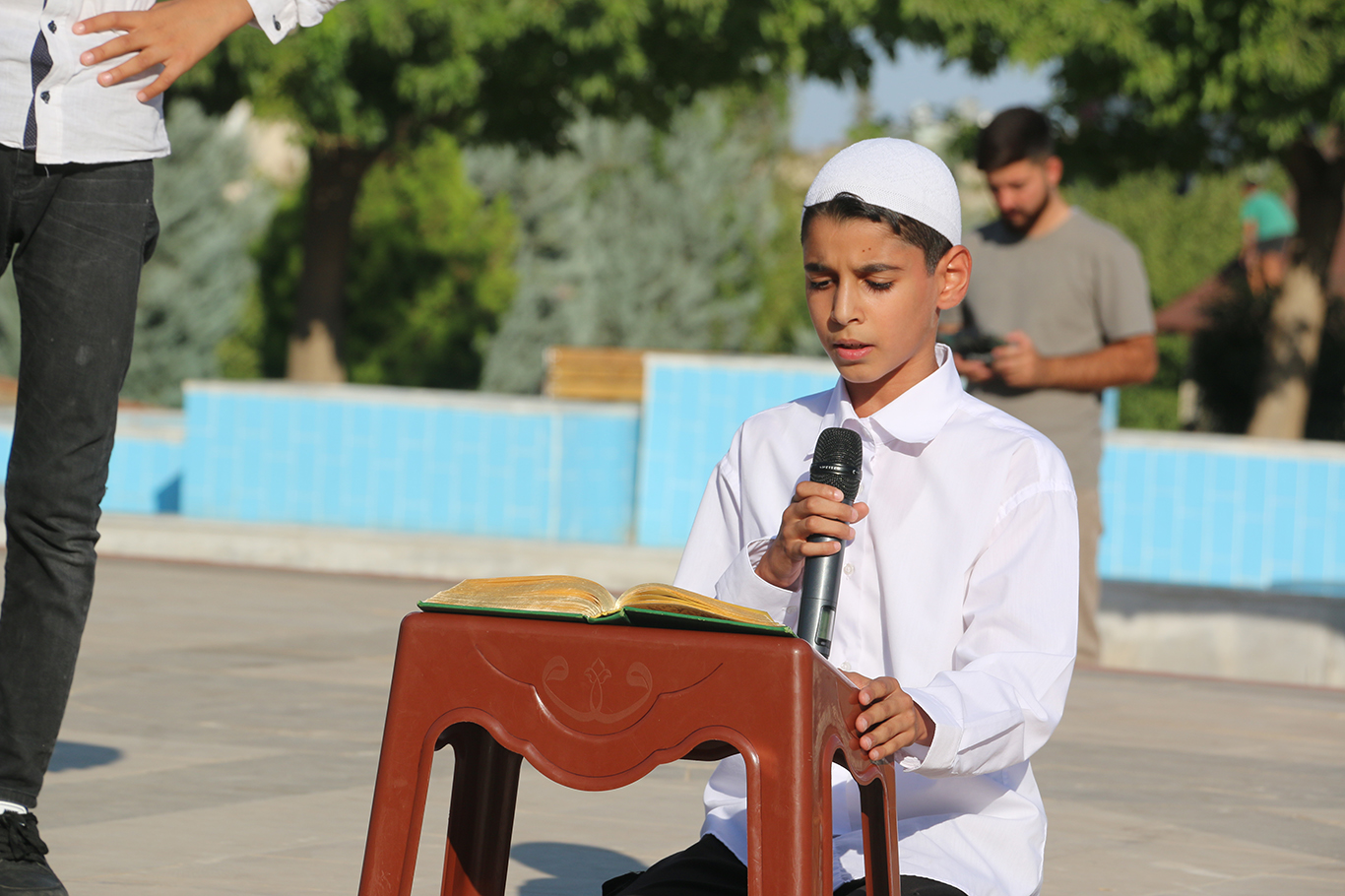 Yüzlerce çocuk "Hayat namazla güzeldir" dedi
